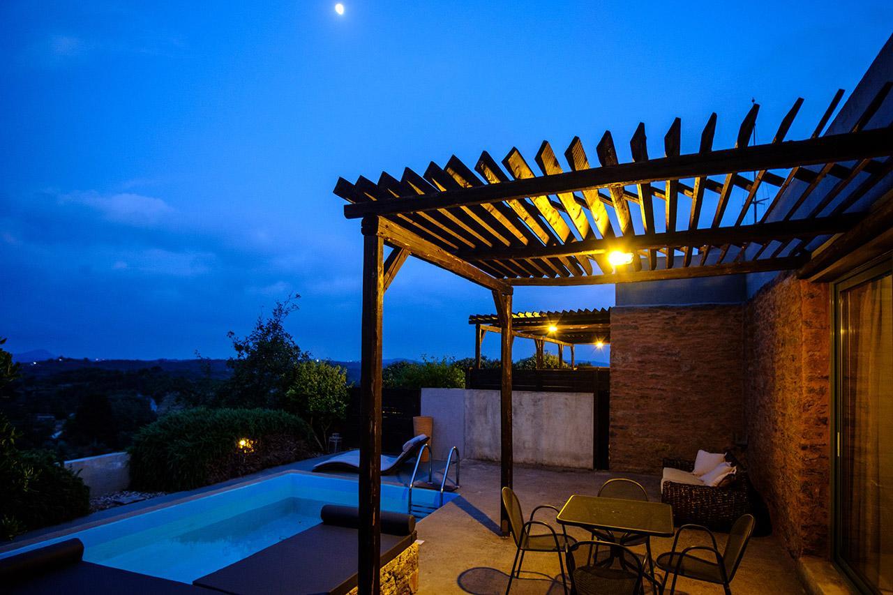Gerakari Suites Agia Pelagia  エクステリア 写真