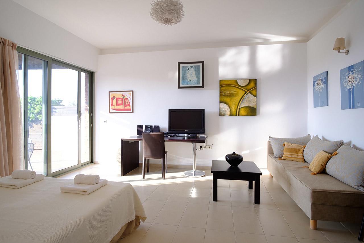 Gerakari Suites Agia Pelagia  エクステリア 写真